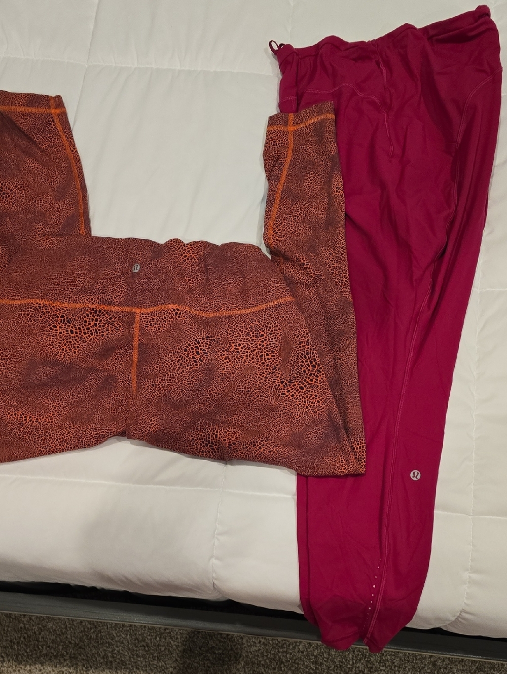 lululemon athletica Women's Magenta Workout Leggings & Orange Patterned Top